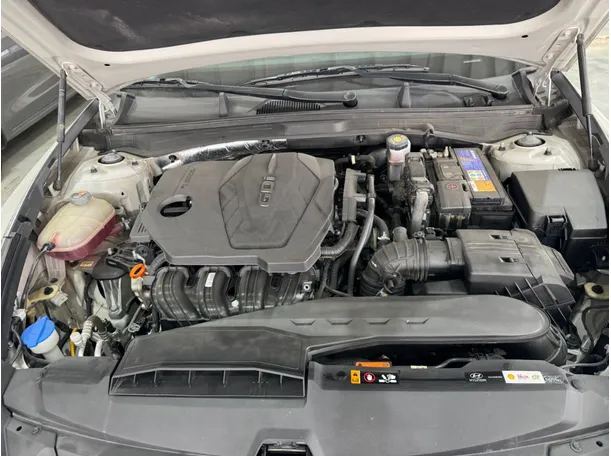 Car image 21