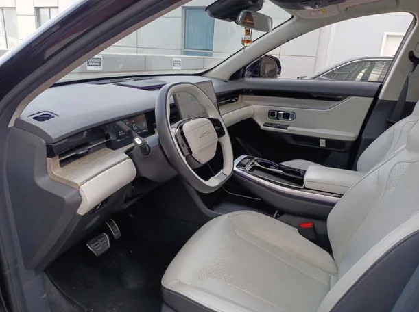 Car image 11