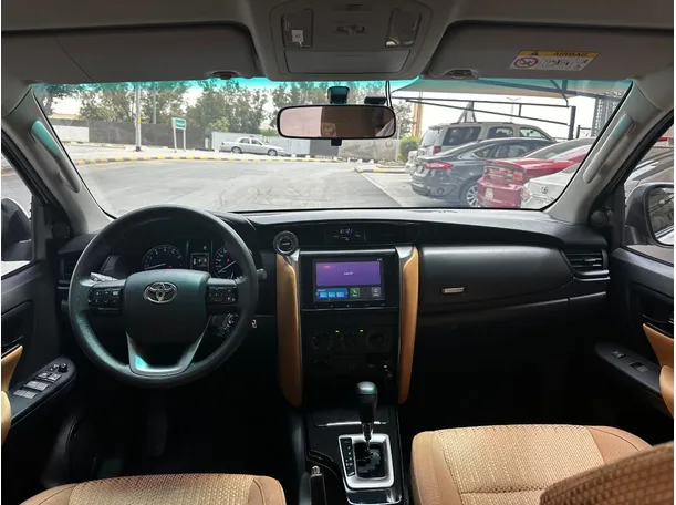 Car image 16