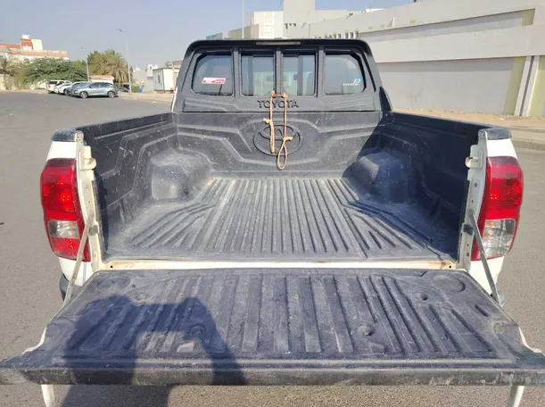 Car image 23