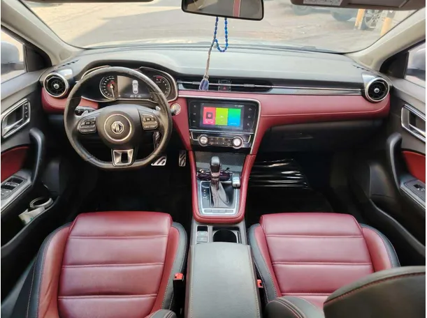 Car image 19