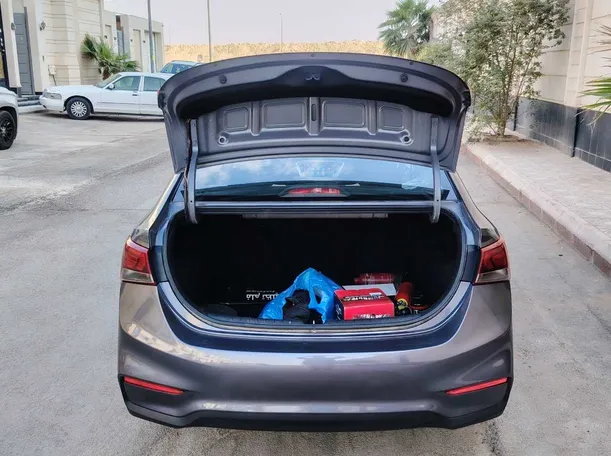 Car image 20
