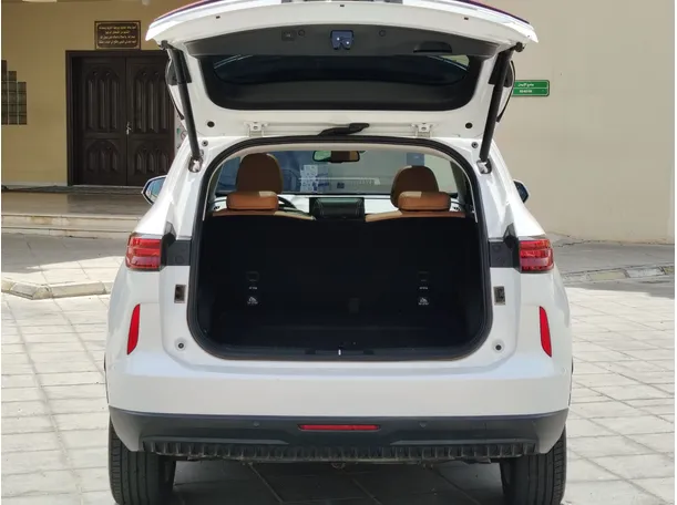 Car image 27