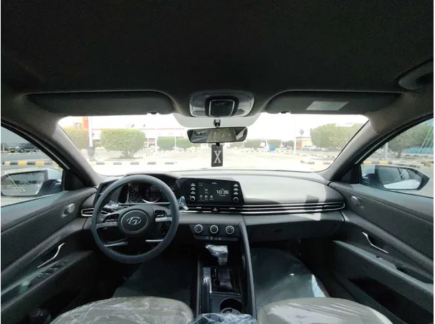 Car image 17