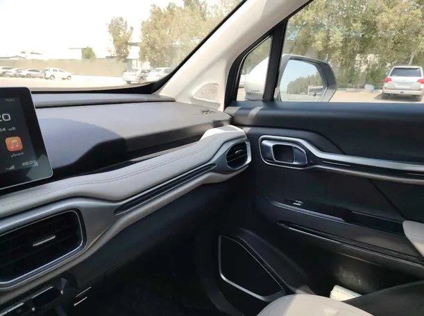Car image 40