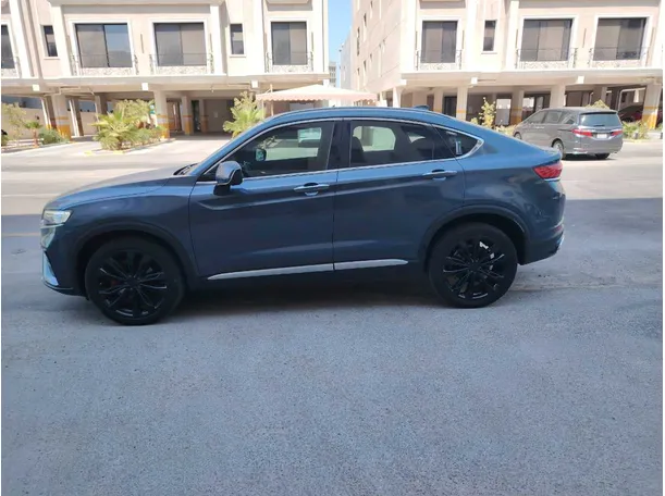 Car image 8
