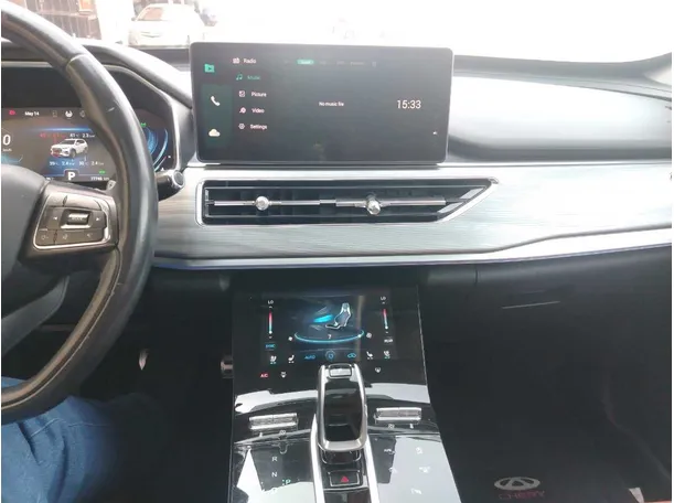Car image 24