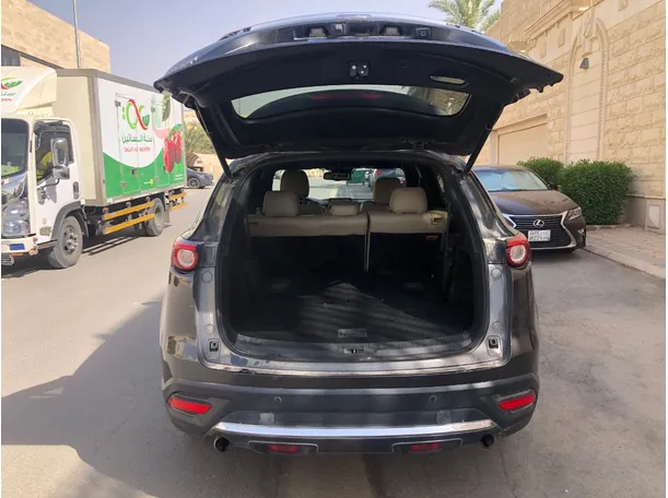 Car image 19