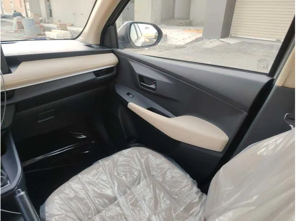 Car image 23