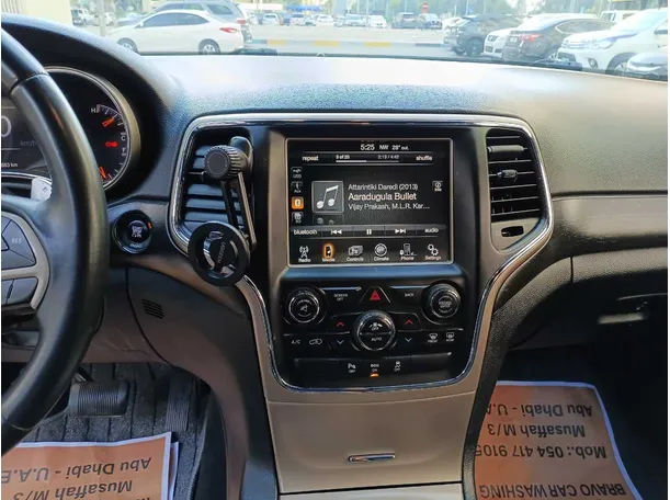 Car image 16