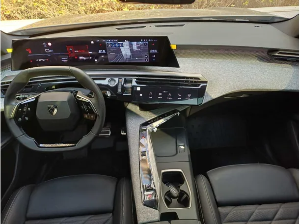 Car image 14