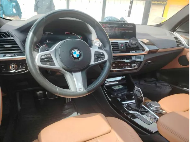 Car image 25