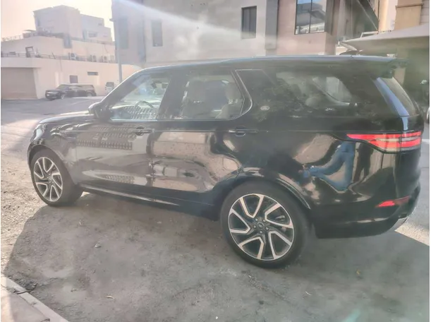 Car image 8