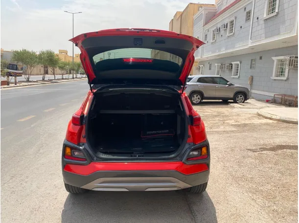 Car image 18