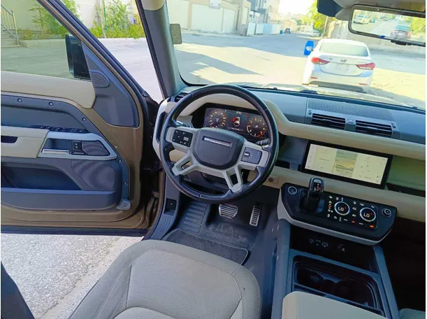 Car image 23