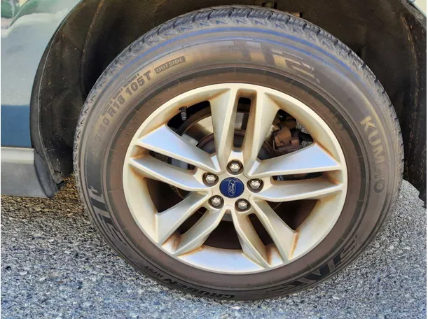 Car image 8