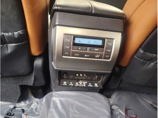 Car image 31