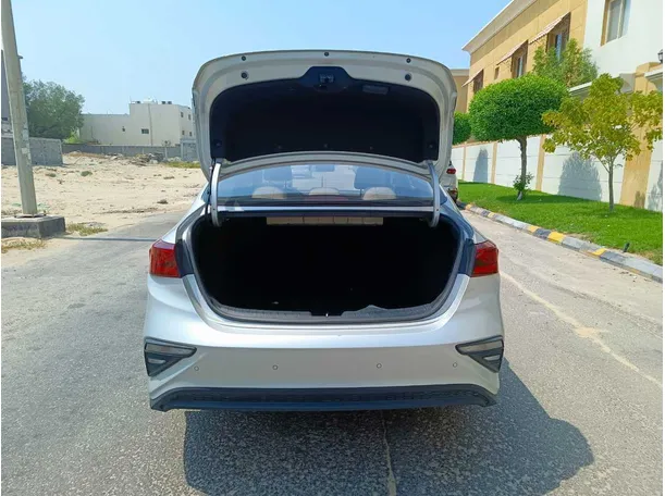 Car image 24