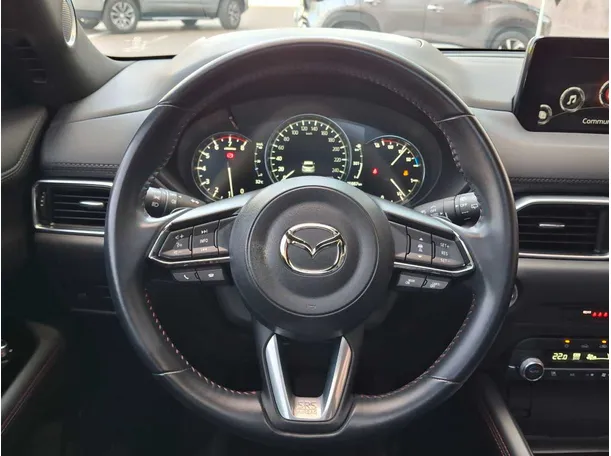 Car image 17