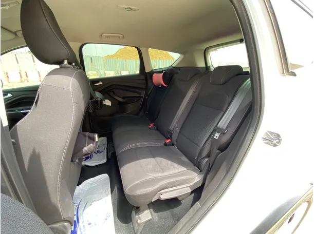 Car image 13