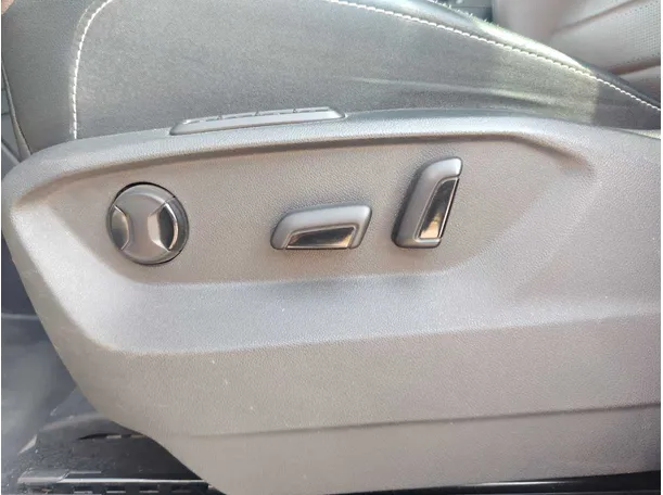 Car image 31