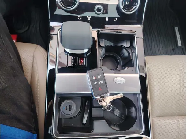 Car image 25