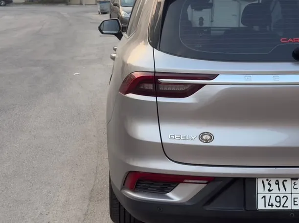 Car image 4