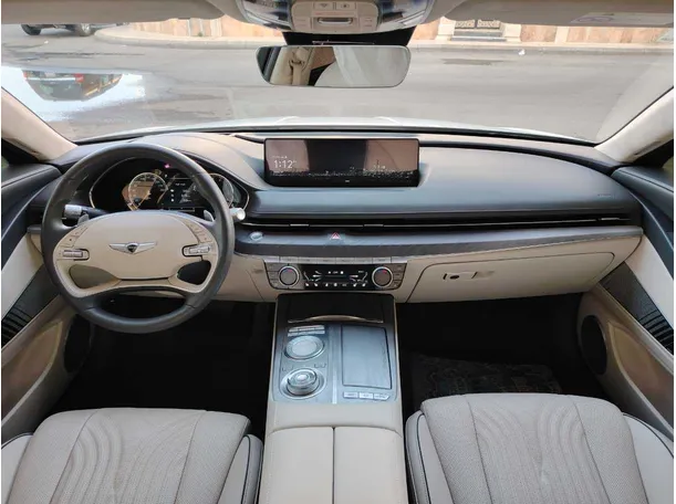 Car image 20
