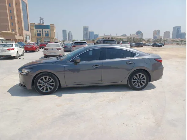 Car image 8