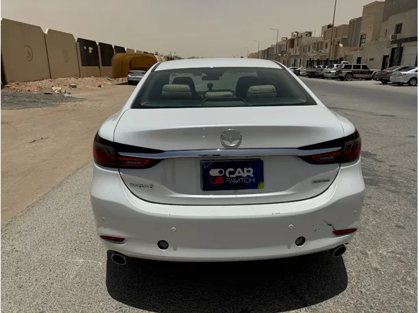Car image 6