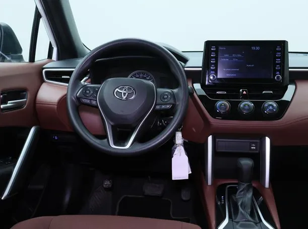 Car image 15