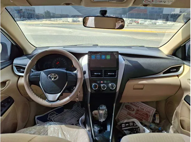 Car image 15