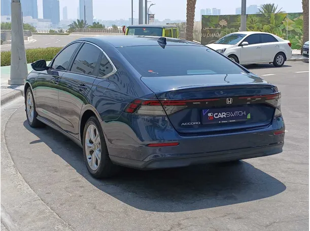 Car image 7