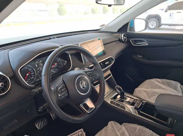 Car image 11