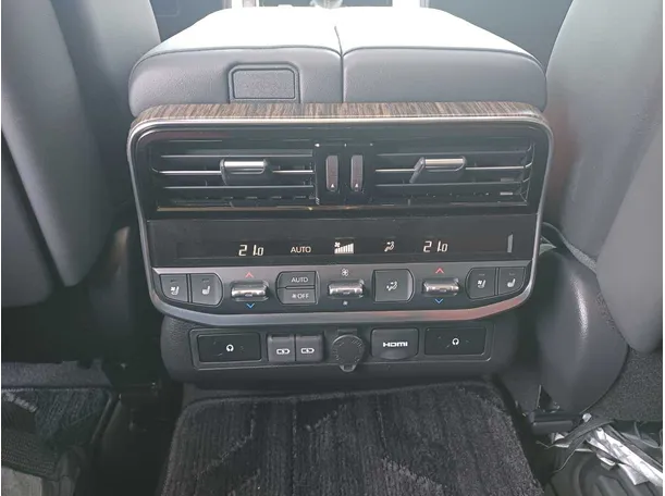 Car image 24