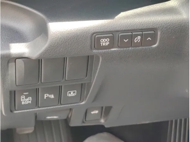 Car image 27