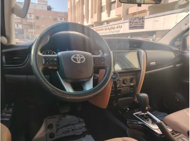 Car image 26