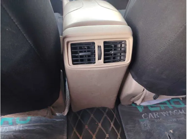 Car image 31