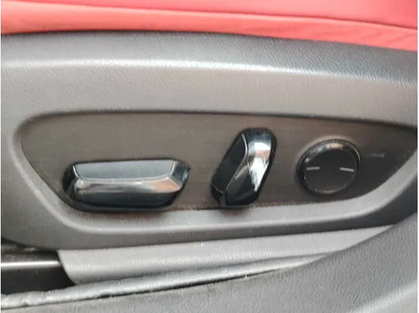 Car image 33
