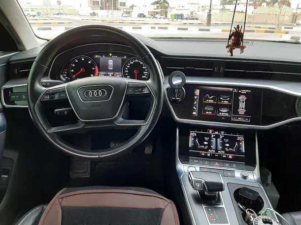 Car image 17