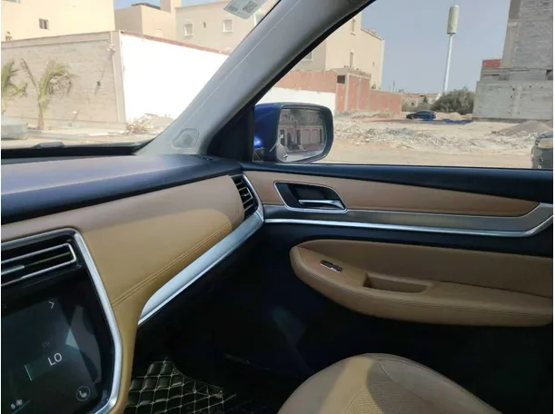 Car image 43