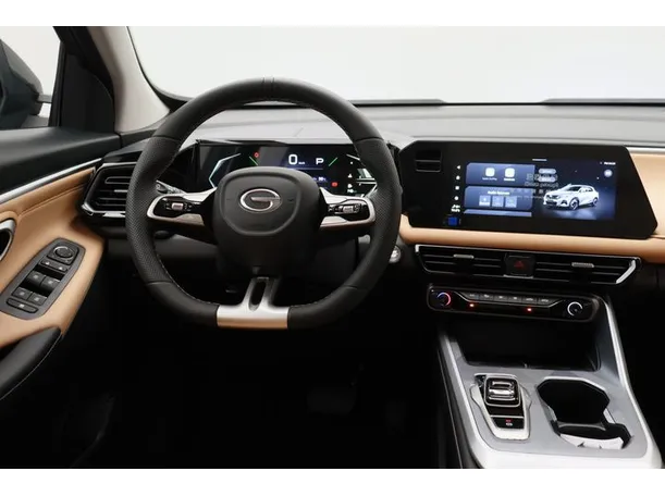 Car image 15
