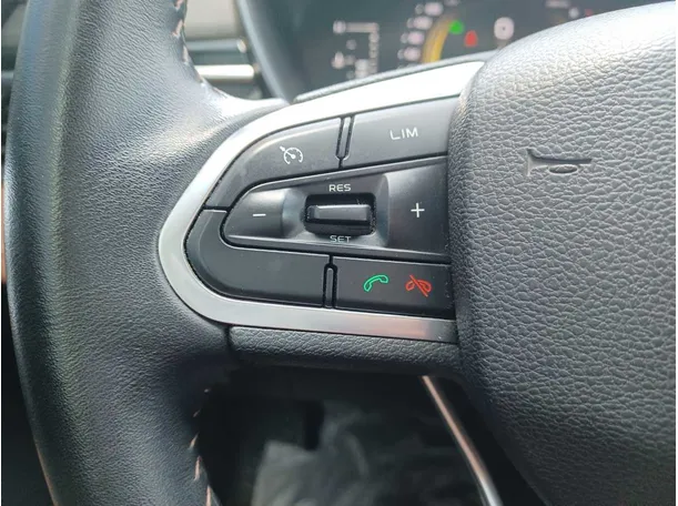 Car image 24