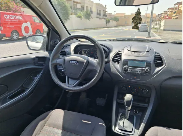 Car image 16
