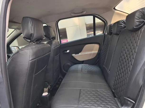 Car image 13
