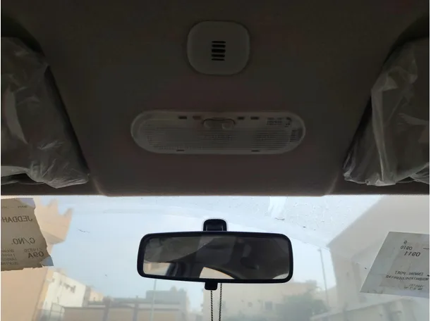 Car image 19
