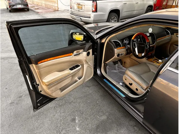 Car image 10