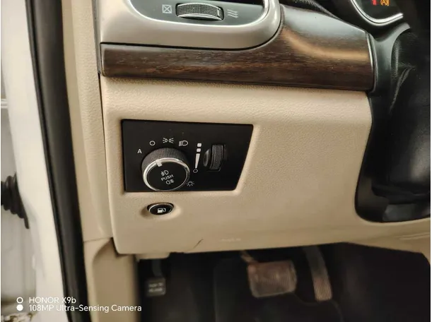 Car image 36