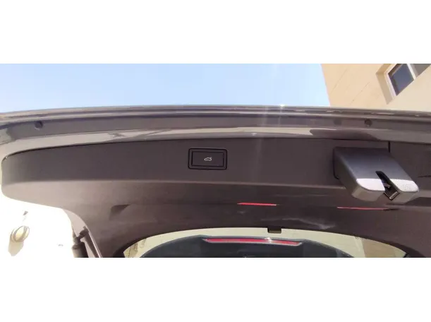 Car image 36