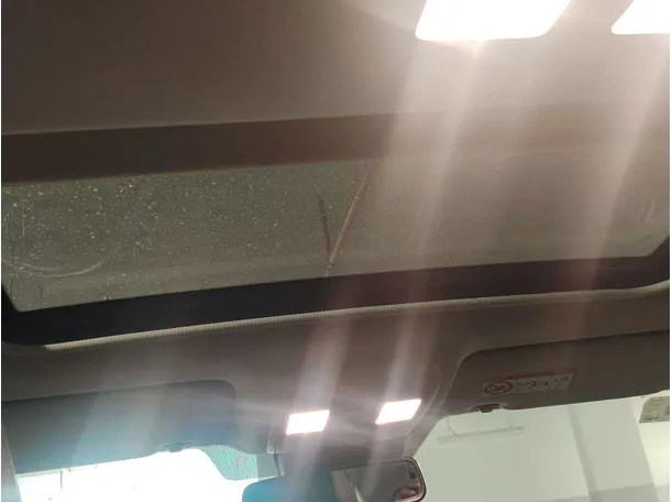 Car image 28